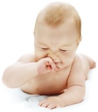 Новорожденный часто чихает