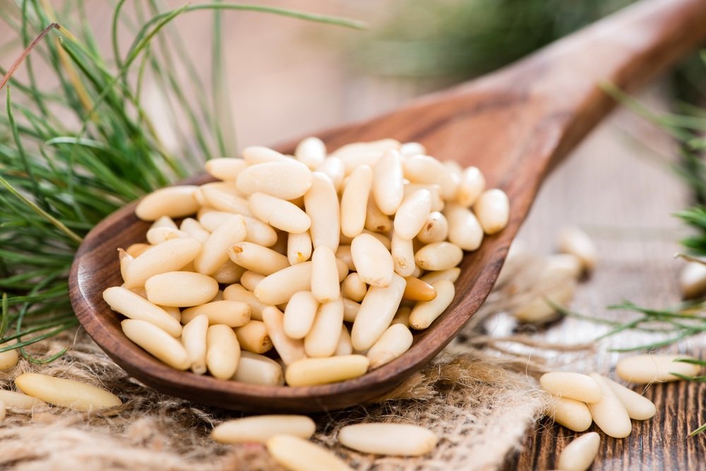 Кедровые орехи: полезные свойства. Как чистить кедровые орехи?