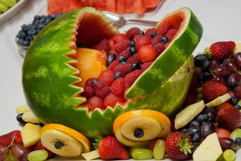 Как красиво нарезать фрукты на стол