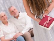 Что подарить родителям на годовщину свадьбы