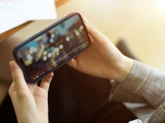 Как скачать фильм в зоне на Android