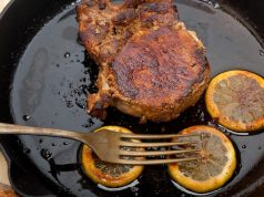 Жарка свинины с луком на сковороде