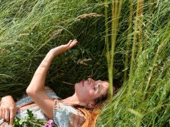 Зеленая трава во сне: что ждет женщину