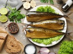 Запечем свежую скумбрию в духовке