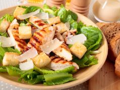 Ананасовый салат с курицей: рецепт