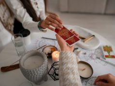 Гадание Таро: Любит ли он меня?