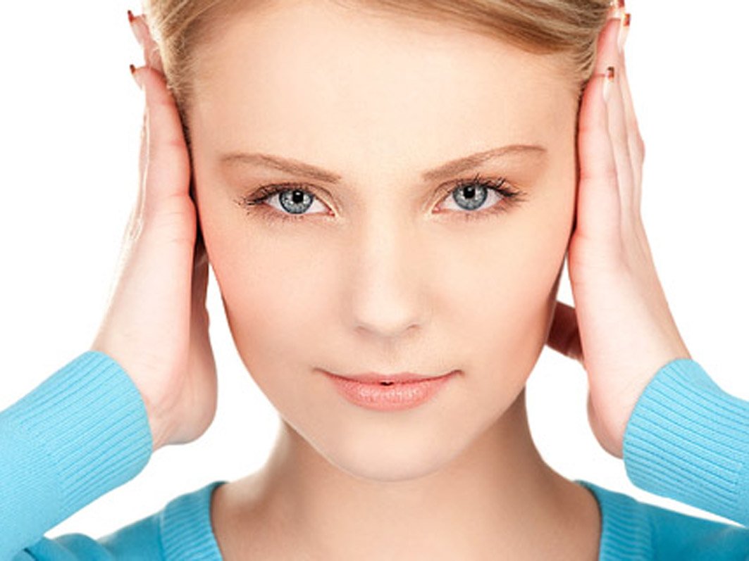 Звон в ушах: причины и лечение