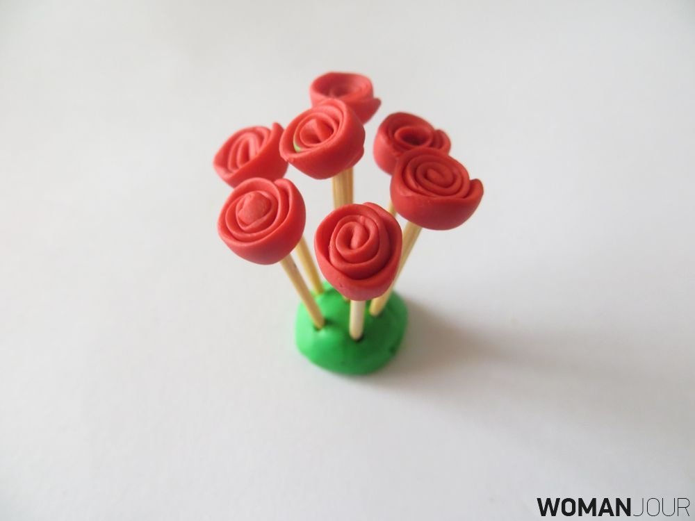 Розы из пластилина